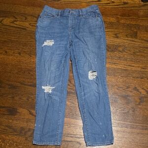 Casual Distressed Boyfriend Jeans in Classic Blue